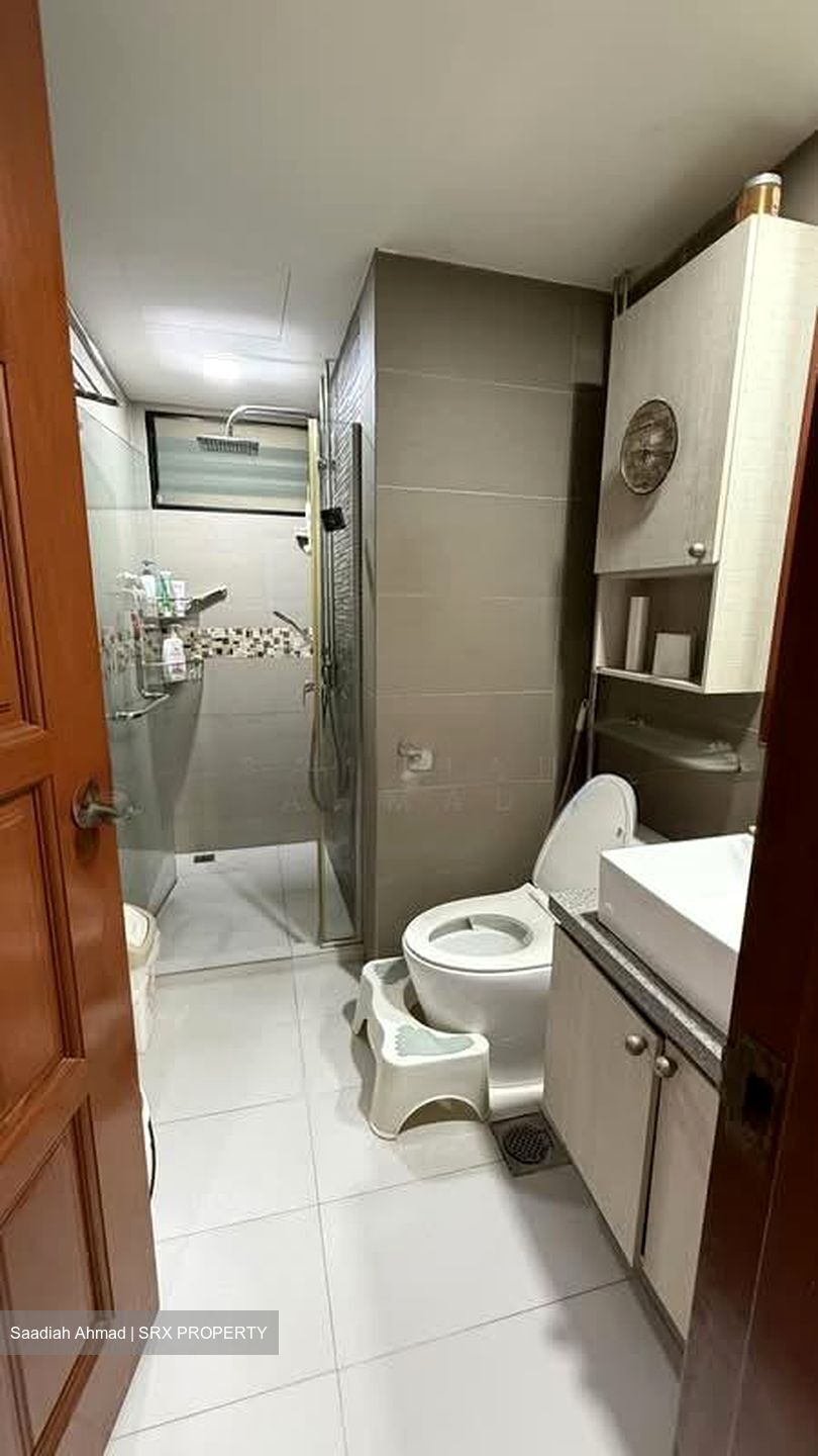 Simsville (D14), Condominium #588726871